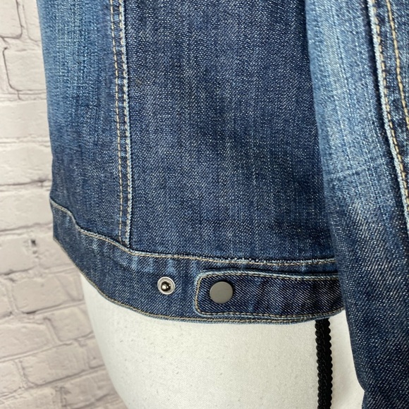 Elie Tahari Denim Jean Jacket size Medium w/ Silk Lining EUC - Picture 12 of 12